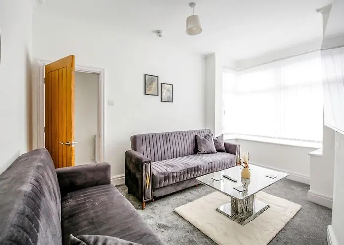 Big New House - 5bdr Near *