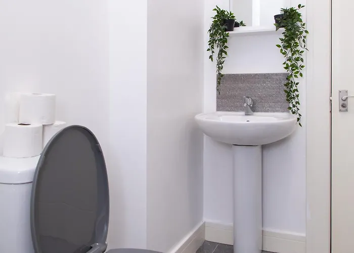 Salford Free Parking Apartment