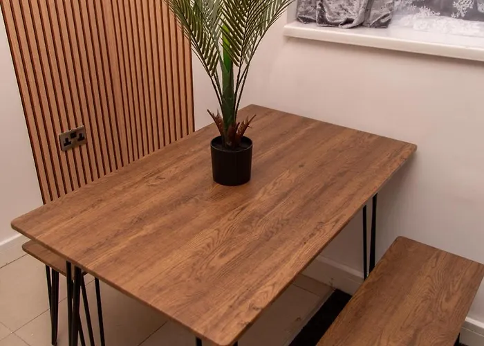 Salford Free Parking Apartment *