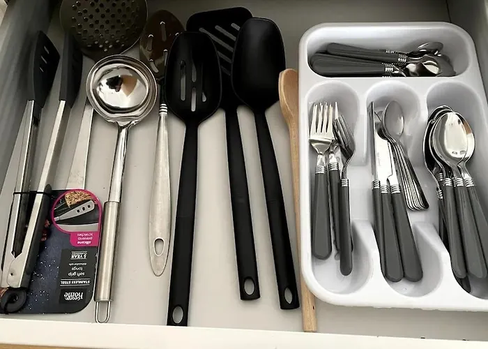 Cityfront Luxe Near Centre Facing Etihad & Coop Live, Free Parking