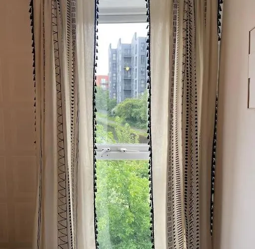 Cityfront Luxe Near Centre Facing Etihad & Coop Live, Free Parking