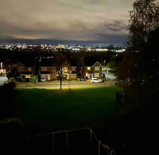 View Large 5br Town House Parking Feriehus Manchester