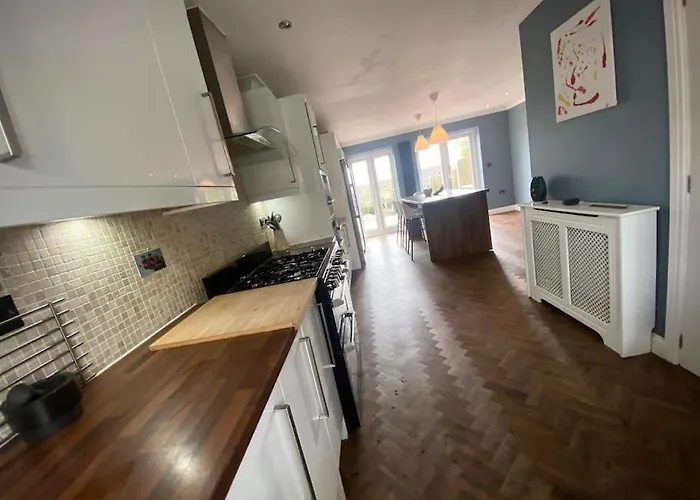 View Large 5br Town House Parking Feriehus Manchester