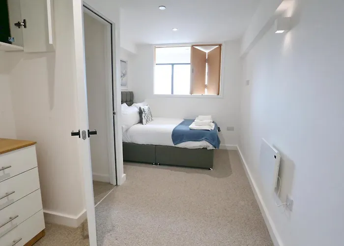 شقة Trafford Duplex - Pass The Keys *