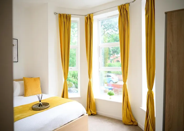 Autumn Breeze, 2br Apartment, Didsbury, * Manchester