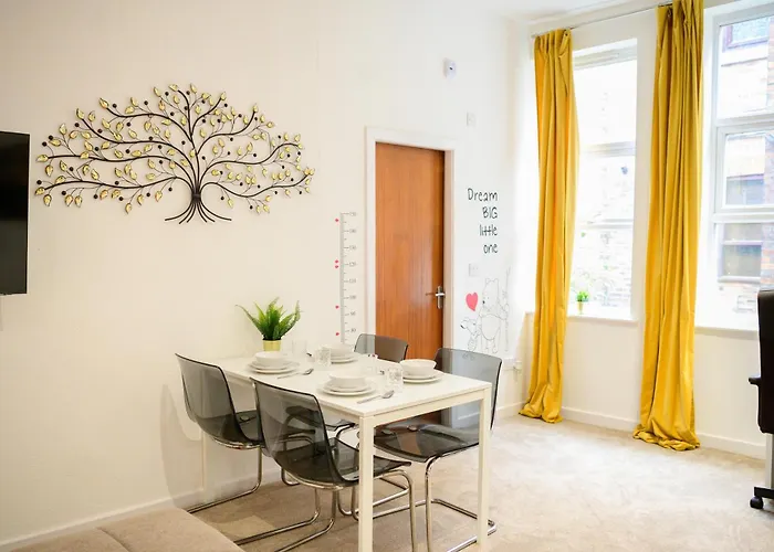 Autumn Breeze, 2br Apartment, Didsbury, Manchester