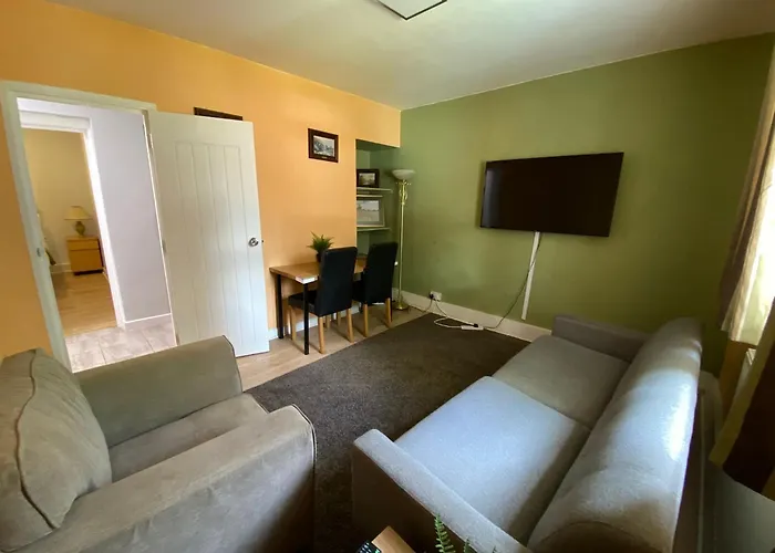 Apartmán Bright Three Bedroom With Free Parking And Wifi *