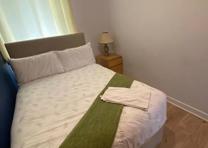 Apartmán Bright Three Bedroom With Free Parking And Wifi Manchester