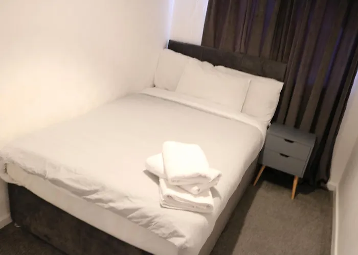 Ferienhaus Cosy 2 Bed With Parking Near Piccadilly, Etihad Stadium And Coop Live Sleeps Up To 5 Manchester