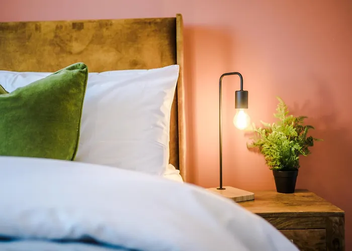 Βίλα Stunning House In For Business & Leisure - Wi-fi & Parking By Purestay Serviced *