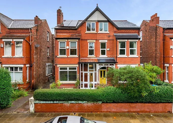 Spacious Near United Stadium - Pass The Keys 맨체스터