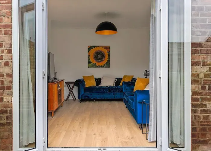 Feriehus Stylish Family In Old Trafford, - Pass The Keys