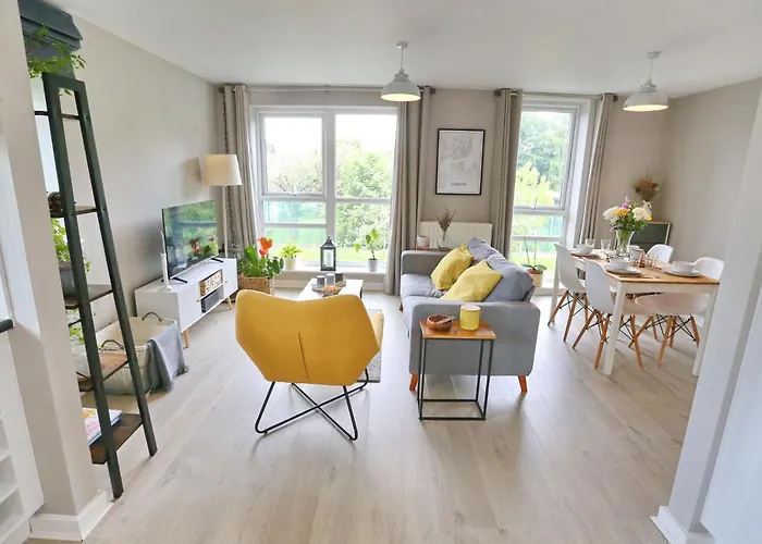 Sunny 10mins To Coop Arena - Pass The Keys