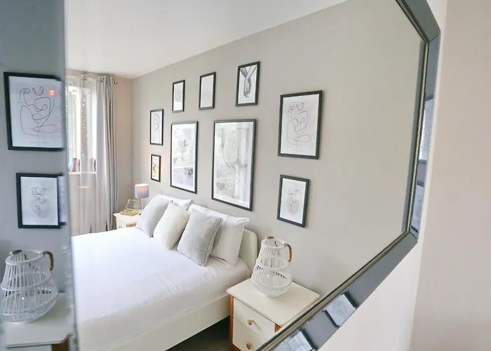 Sunny 10mins To Coop Arena - Pass The Keys