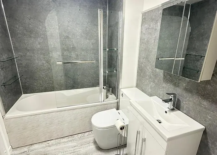 Lovely 2 Dbl Bed Near Heaton Park And North Hospital With Parking * Μάντσεστερ