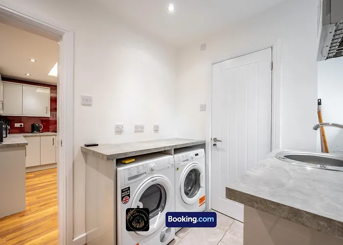 Cosy 3-bed House L Garden L Free Parking L Stretford L Sleeps 7 L Book Today With The Cosy Corner Nationwide Apartamento