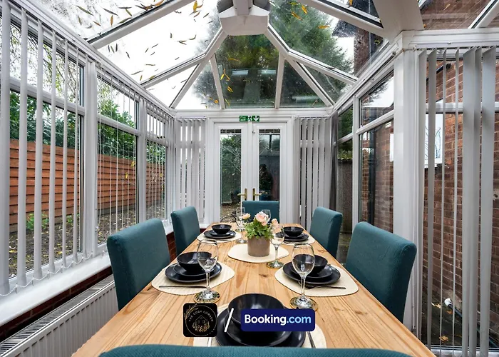 Apartament Cosy 3-bed House L Garden L Free Parking L Stretford L Sleeps 7 L Book Today With The Cosy Corner Nationwide Manchester