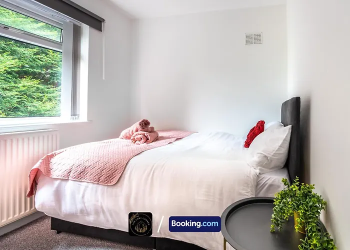 Cosy 3-bed House L Garden L Free Parking L Stretford L Sleeps 7 L Book Today With The Cosy Corner Nationwide Apartament