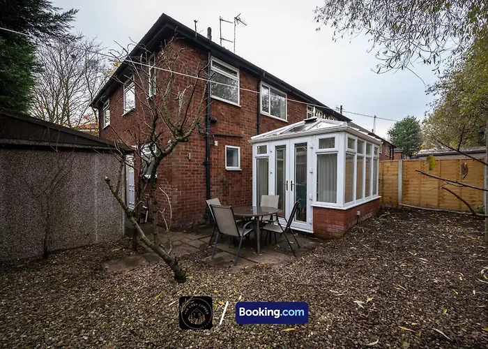 Cosy 3-bed House L Garden L Free Parking L Stretford L Sleeps 7 L Book Today With The Cosy Corner Nationwide