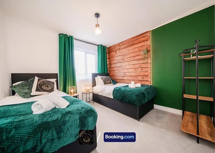 דירה 3-bed House L Free Parking L Wifi L Your Away From Hosted By The Cosy Corner Nationwide *