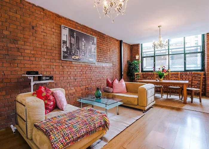 Central Northern Quarter Two Bedroom דירה *