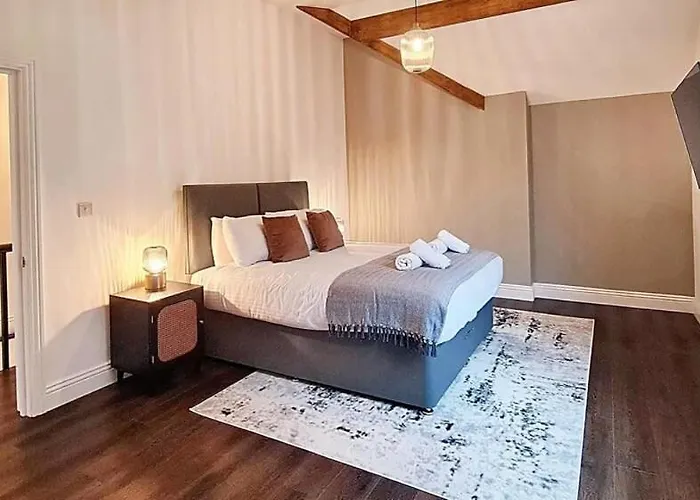 Ferienhaus Stunning Luxury Spacious - 5 Bedrooms - Rest & Recharge In