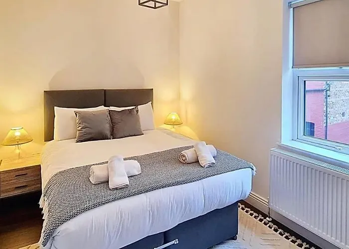 Ferienhaus Stunning Luxury Spacious - 5 Bedrooms - Rest & Recharge In Manchester