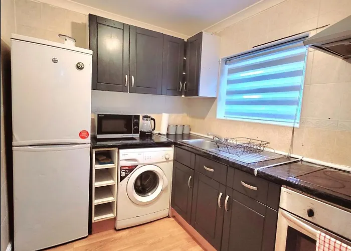 Charming Near Centre By Etihad Coop Arena Appartamento