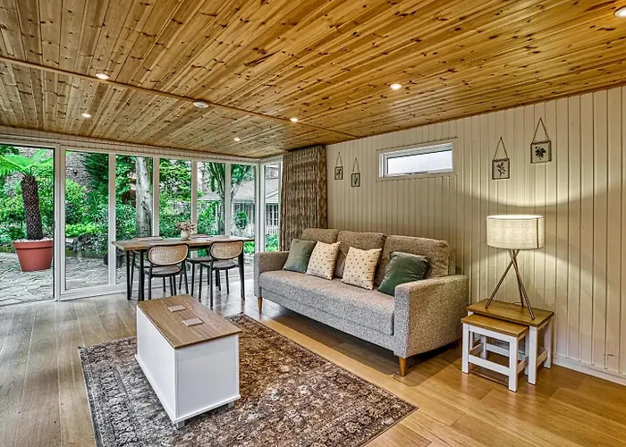 Garden In Hidden Oasis, - Pass The Keys