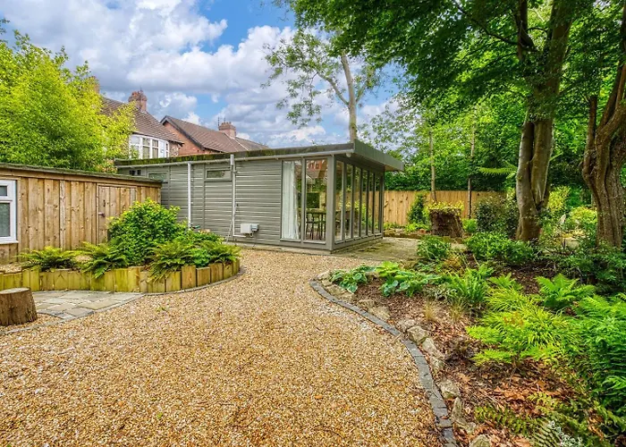 Garden In Hidden Oasis, - Pass The Keys Vakantiehuis