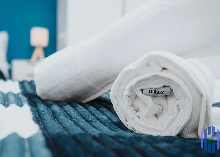 Santorini Blues By Cefas - Free Parking - - Near Airport Feriehus *