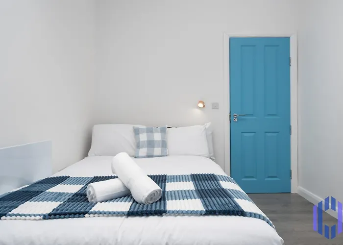 Santorini Blues By Cefas - Free Parking - - Near Airport Feriehus