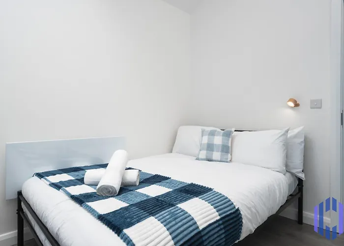 Santorini Blues By Cefas - Free Parking - - Near Airport Feriehus Manchester