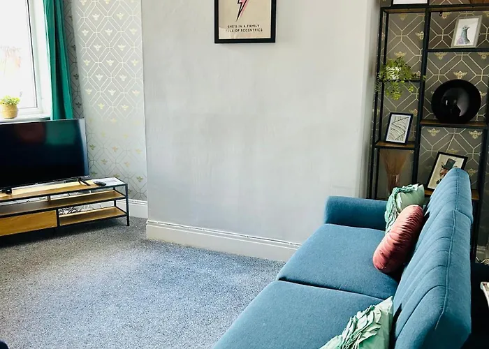 Ferienhaus Superbly Located Terraced House