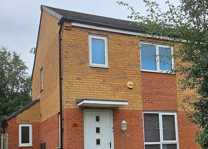 Modern 2 Bed With Driveway Near Coop Live & Etihad Stadium , Sleeps 5 , Self Checkin And Free Parking Feriehus *