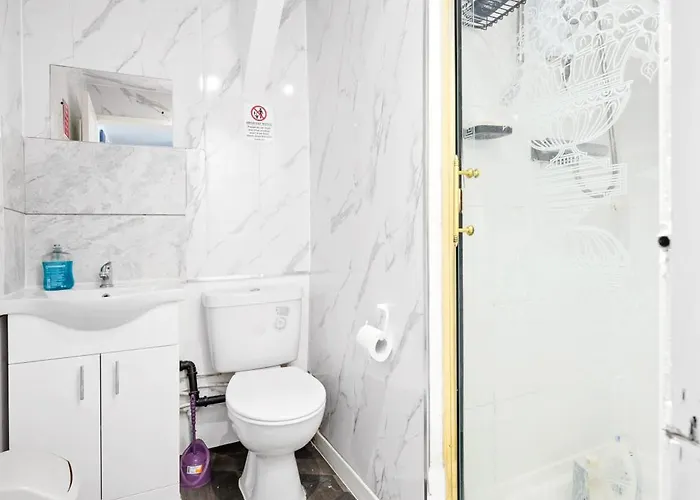 Private Retreat For 3 Near Centre