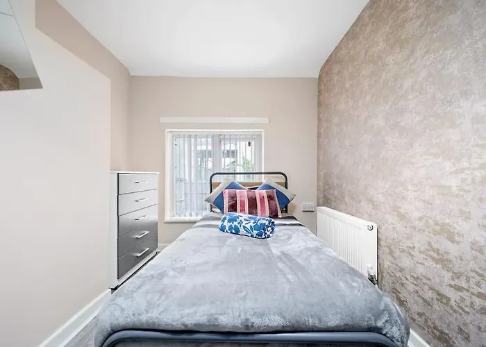 Private Retreat For 3 Near Centre