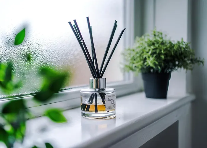 Modern 3-bed House In Manchester, Ideal For Long Stays, Free Parking, Centre - Sleeps Upto 8 People Casa de Férias *