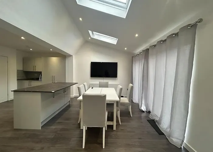 Apartment Your Manga House Near Coop Live Ethihad