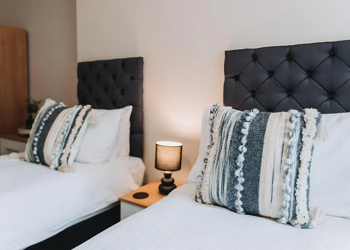 Ideal Near Old Trafford Apartment *