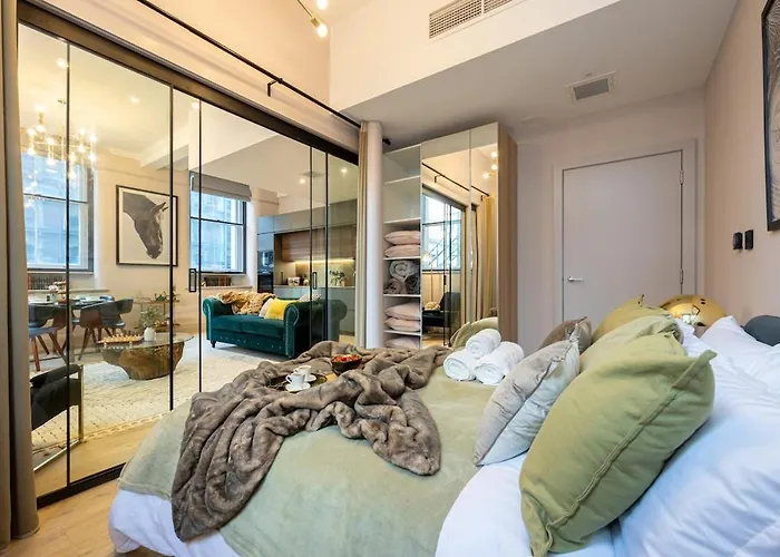 Charlotte House By Coqoon *