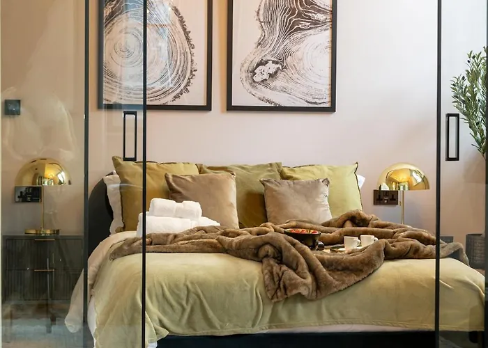 Charlotte House By Coqoon مانشستر