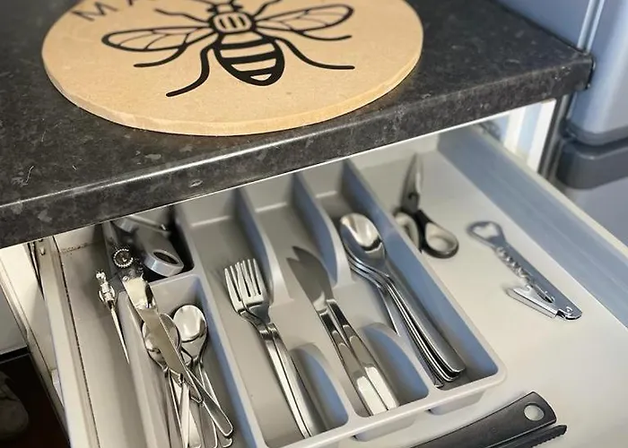 Casa de Férias The Upside Down House Near Coop Live Arena , Etihad And Mcr Centre *