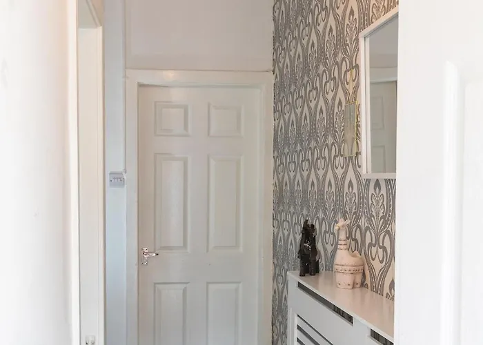 The Upside Down House Near Coop Live Arena , Etihad And Mcr Centre Casa de Férias