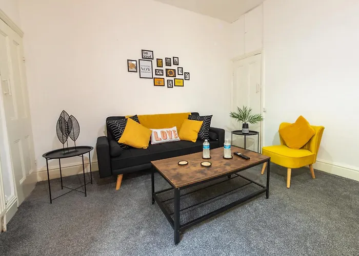 Casa de Férias The Upside Down House Near Coop Live Arena , Etihad And Mcr Centre *