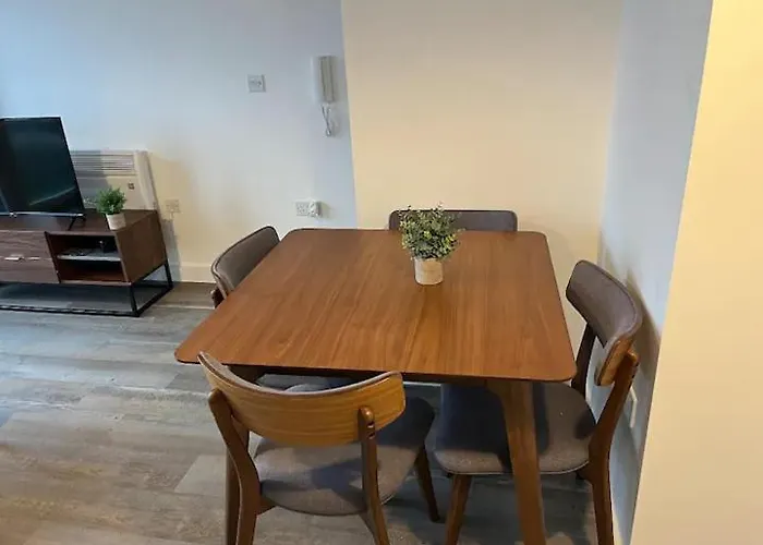 Old Trafford Penthouse Duplex - Steps From Mufc 맨체스터