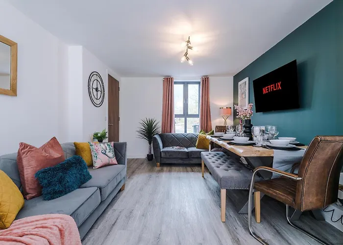 Modern 5 Bedroom House In By Purestay - Short With Service & Free Parking * 曼彻斯特