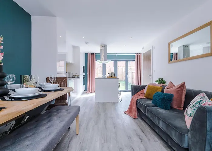 Modern 5 Bedroom House In By Purestay - Short With Service & Free Parking 度假居 曼彻斯特