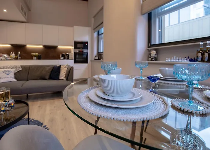 Apartment M1 Centre 3 Bed 3 Bath Luxe Penthouse