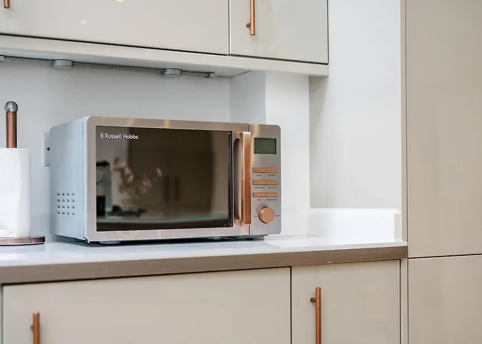 Pass The Keys Picture Perfect Haven In Didsbury Village - Free Parking & Ev Station